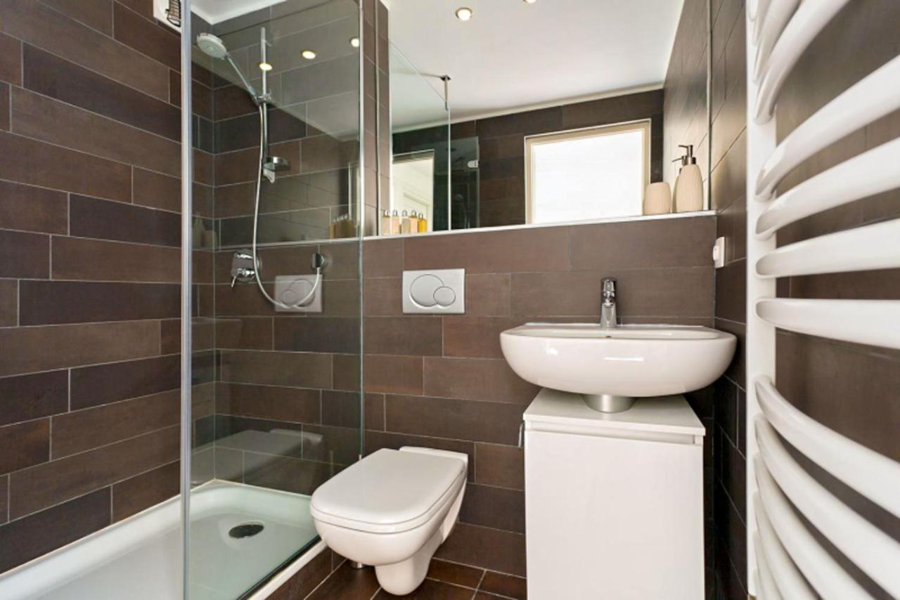 Apartment Cosmiques - Alpes Travel - Central Chamonix - Sleeps 4 Bagian luar foto