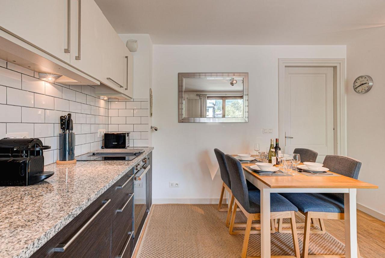 Apartment Cosmiques - Alpes Travel - Central Chamonix - Sleeps 4 Bagian luar foto